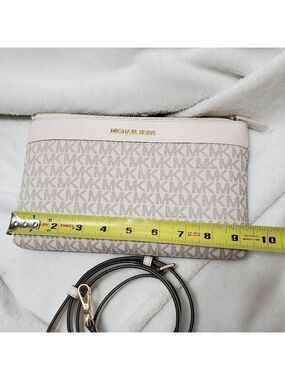 Michael Kors White Leather Crossbody Clutch Bag